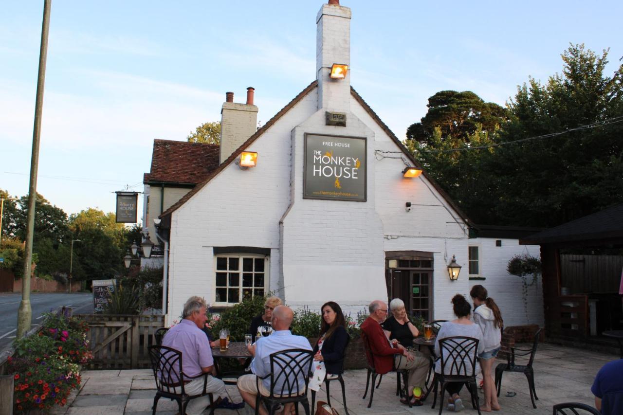 Monkey Brewhouse Hotel Lymington Eksteriør billede